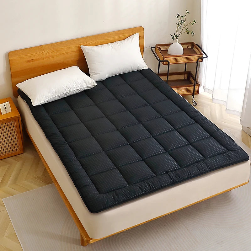 Lightweight Breathable Thin Polyester Mattress Protector