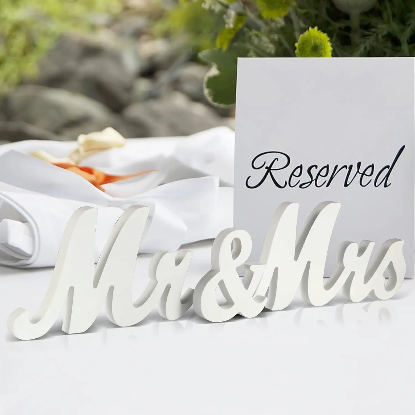 TWISTER.CK Mr and Mrs Wooden Wedding Sign for Tables